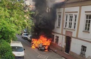 LPG’li otomobil alev topuna döndü...Patlama anları...