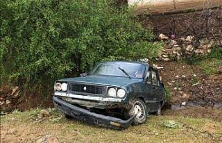 Manisa’da otomobil şarampole yuvarlandı: 1 yaralı