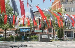 Manyaslılar sokağa çıkma yasağına uyuyor