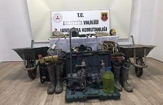 Manyas’ta kaçak kazı yapan 3 kişi yakalandı