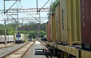 Marmaray’dan geçen ilk yurt içi yük treni varış...