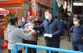 Menderes’te maskeler belediyeden