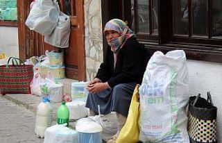 Menteşe’nin yoğurtçu kadınları sokaktan kurtulmak...