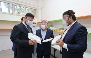 Meslek lisesi fabrika gibi çalışıyor