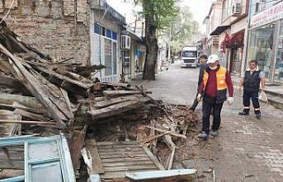 Metruk bina enkaza döndü