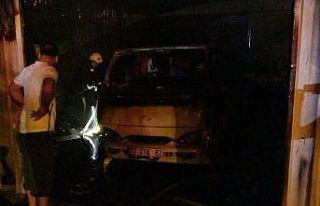 Mobilya atölyesinde patlama sonrası korkutan yangın