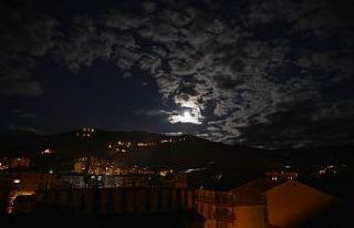 Muş’ta dolunay güzelliği