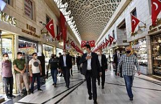 Mustafa Dündar çarşıyı ziyaret etti, yoğunluk...