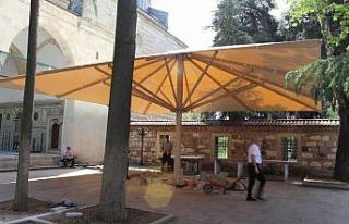 Mustafa Paşa Camii’nin avluna dev tente yapıldı