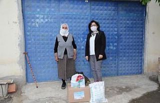 Nazire teyzenin yardımına Başkan Şahiner koştu