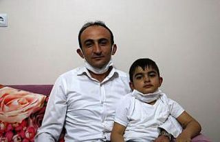 Oğlu ile birlikte virüsü yenen baba: "Öğrenince...