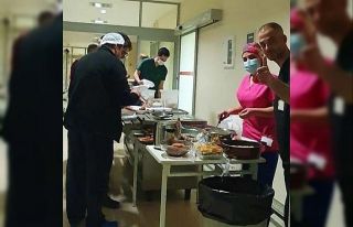 Öğretmenlerden sağlık çalışanları için iftar...