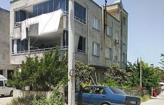 Önüne çıkan araca çarpmamak için ani manevra...