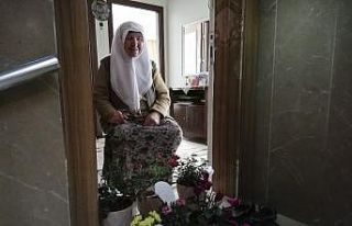 (Özel) 80 yaşındaki Sıddıka nineye çocuklarından...