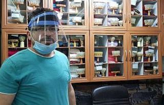 (Özel Haber) Berberlerde kişisel malzemeli müşteri...