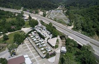 (Özel) Hayatı eve değil karavana sığdırdılar