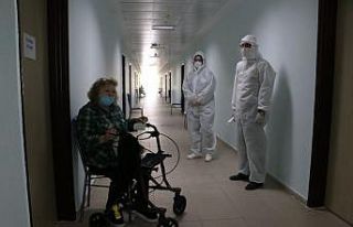 (Özel) Otel konforunda karantinası biten yaşlı...