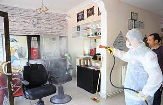 Pamukkale Belediyesi berber dükkanlarını dezenfekte...