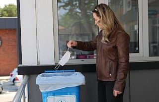 Pamukkale’de kullanılan maske ve eldivenler ayrı...