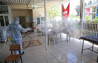 Pamukkale’de minibüs ve taksi durakları dezenfekte...