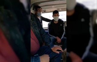 Panelvan araçla yolcu taşırken yakalandılar