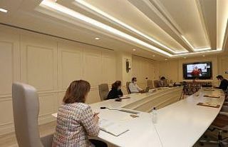 Personelle telekonferans aracılığıyla bayramlaştı