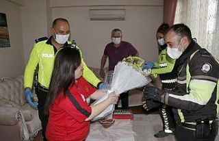 Polisten Down sendromlu milli sporcuya trafik eğitim...