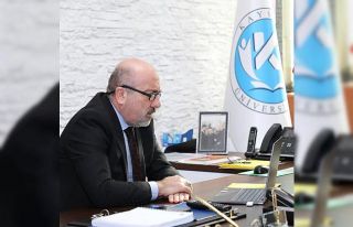 Prof. Dr. Karamustafa, Ege Üniversitesi öğrencileri...