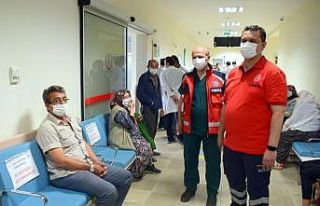 Prof. Dr. Uğur Bilge Covid-19 hastalarını ziyaret...