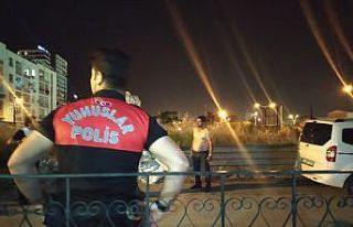 Psikolojik sıkıntıları olan şahıs bıçakla...