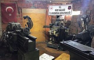 Rize’de jandarmadan kaçak silah atölyesine baskın:...