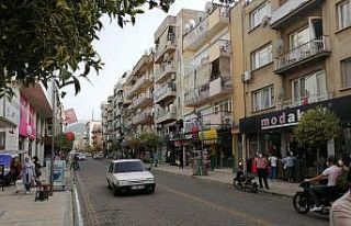 Salihli’nin tüm ana caddelerinde maskesiz dolaşmak...