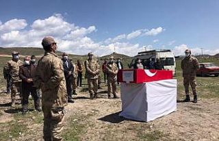Sarıkamış’ta şehit mezarı taşındı