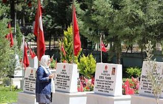 Şehit anneleriyle duygsal buluşma