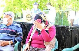 Şehit annesi göz yaşlarına hakim olamadı