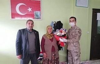 Siirt’te jandarmadan şehit annelerine sürpriz