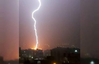 Silivri’de şiddetli yağış su taşkınına neden...