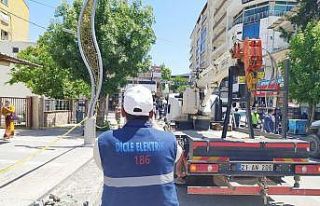 Silvan’da elektrik ekipleri arızalara anında müdahale...