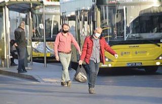 Sokağa çıkma kısıtlaması sonrası işe giden...