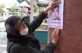 Sokak sokak gezip engelli oğlunu arıyor