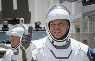 SpaceX, Crew Dragon uzay aracını başarılı bir...