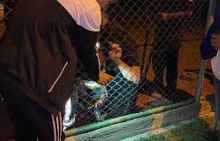 Spor yaparken bacağını mazgala sıkıştırdı,...