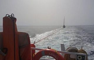 Sürüklenen tekne Kıyı Emniyeti tarafından kurtarıldı