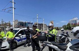 Taksim’de ceza kesilen vatandaş: “Bana ceza işlemez...
