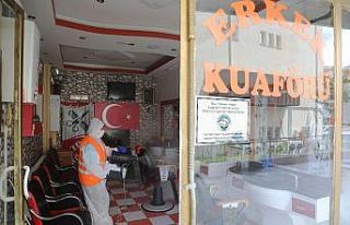 Talas’ta berber ve kuaförler açılışa hazırlandı