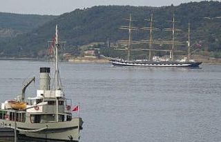 Tarihi gemi ‘Kruzenshtern’ Çanakkale Boğazı’ndan...