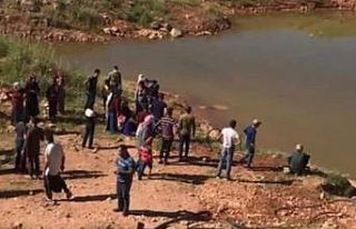 Tarım işçisi çocuk serinlemek için girdiği gölette...