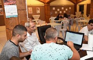 Tarsus Belediyesi’nden ’canlı dershane’ hizmeti