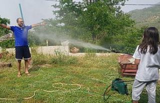 Tireli çiftçiler sıcağa rağmen çalışıyor