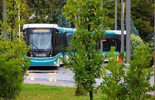 Tramvay hattına ulaşımı sağlayacak üst geçitler...